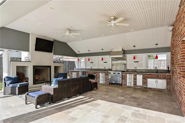 $1,295,000 | 67 Elmwood Drive, Destrehan, LA 70047