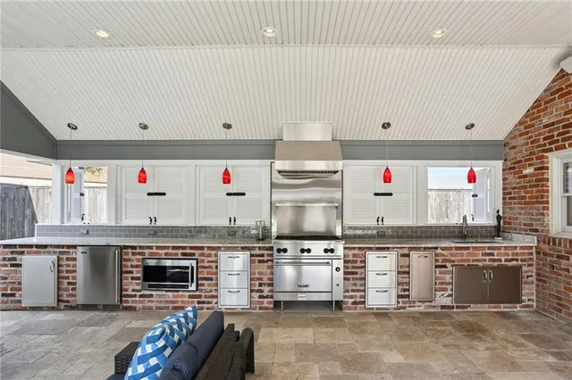 $1,295,000 | 67 Elmwood Drive, Destrehan, LA 70047