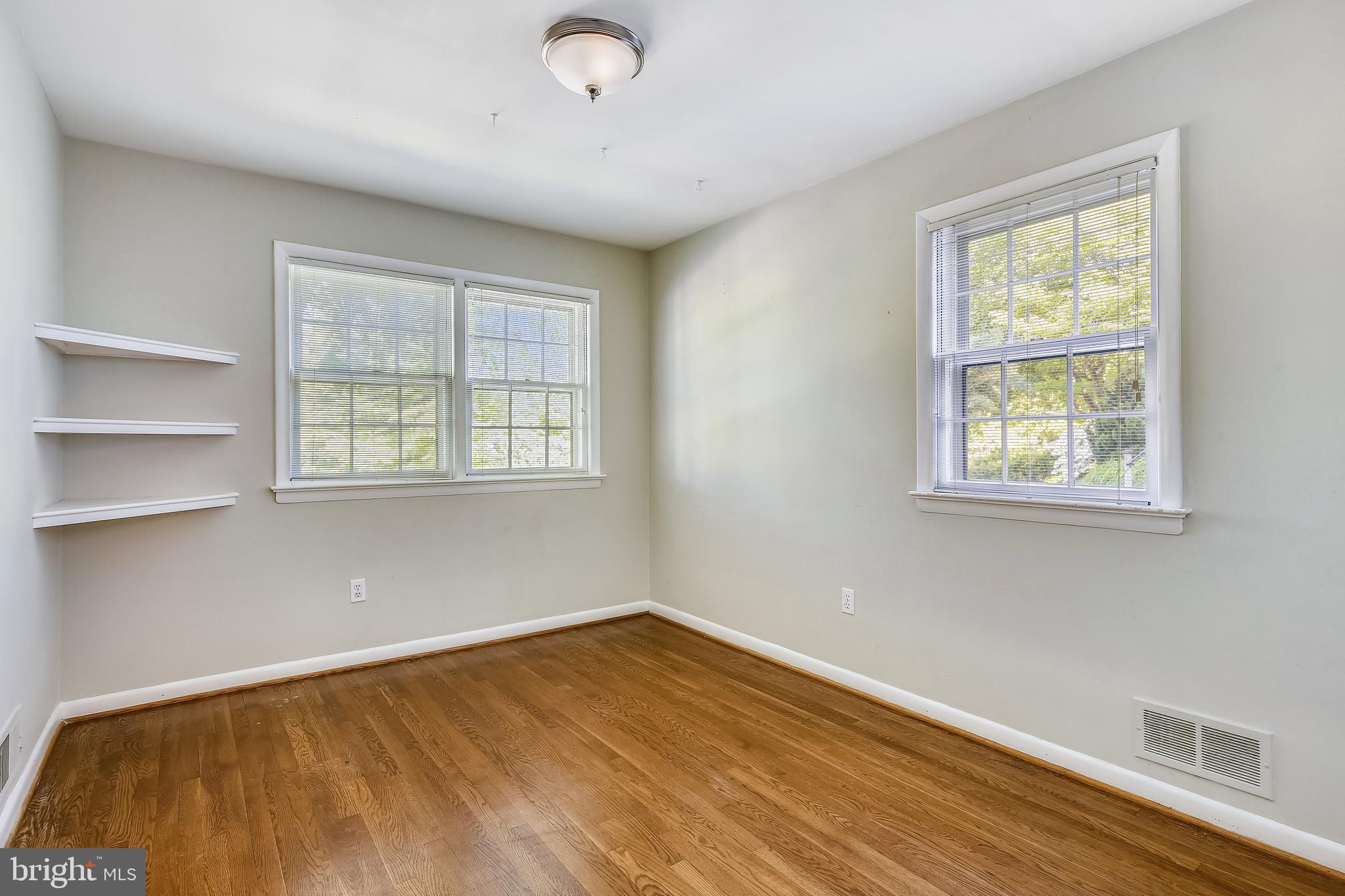 7733 Wellington Road Alexandria, VA 22306 - Photo 38 of 63 Gallery Image 38