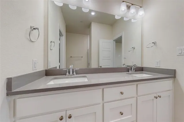 $2,495 | 16124 Doe Lk Drive, Frisco, TX 75033