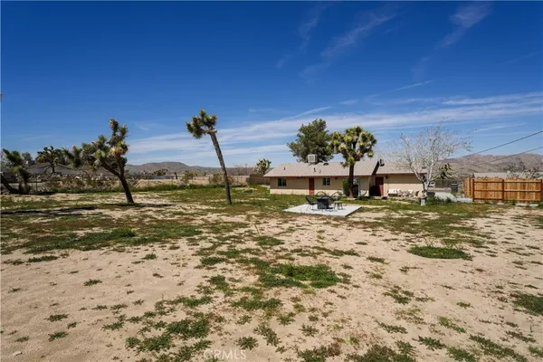 $1,750 | 60231 Granada Drive, Joshua Tree, CA 92252