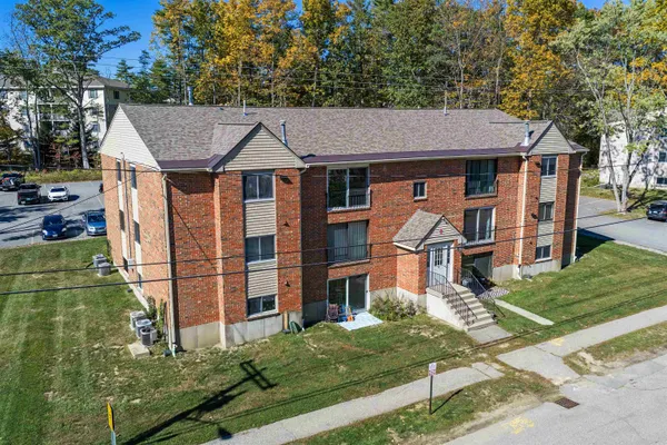 $258,000 | 4 Brookside Drive, Unit 6, Exeter, NH 03833