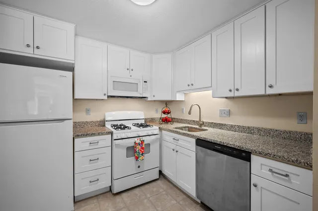 $269,900 | 4 Brookside Drive, Unit 6, Exeter, NH 03833