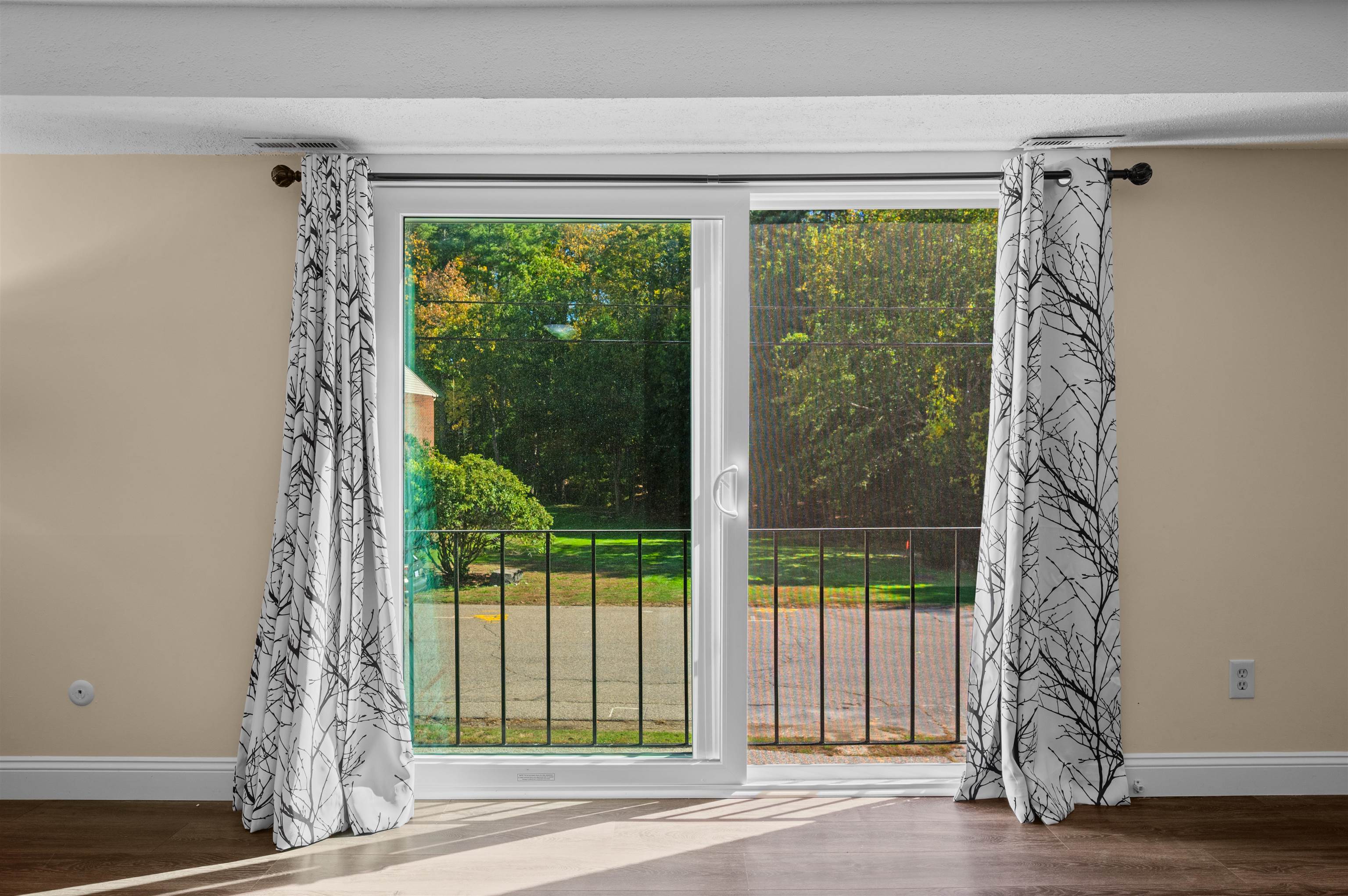 4 Brookside Drive, Unit 6 Exeter, NH 03833 - Photo 8 of 24