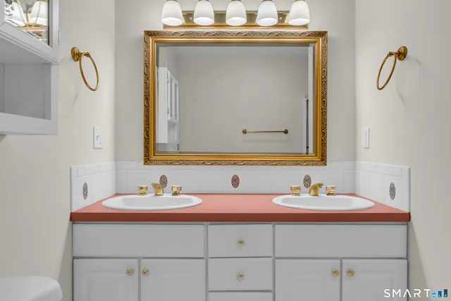 $649,000 | 10 Melissa Drive, North Haven, CT 06473