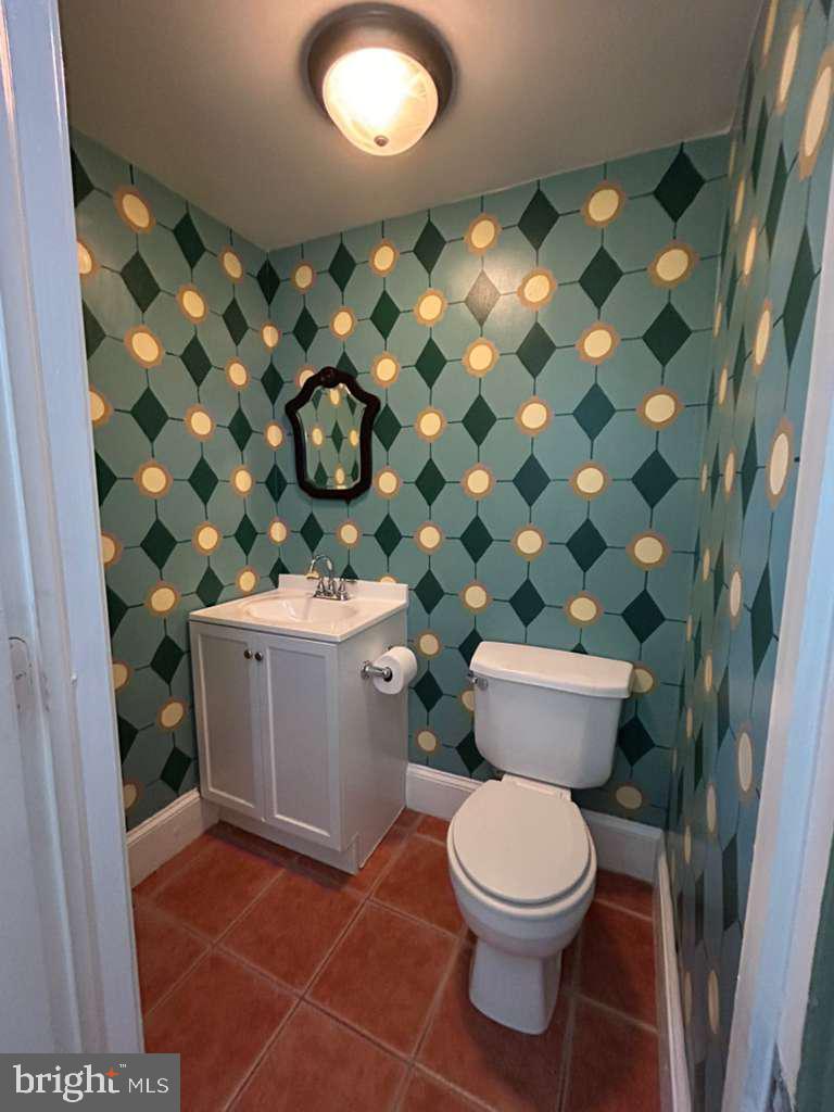 4747 Sansom Street Philadelphia, PA 19139 - Photo 11 of 21 a bathroom with a sink toilet and shower
