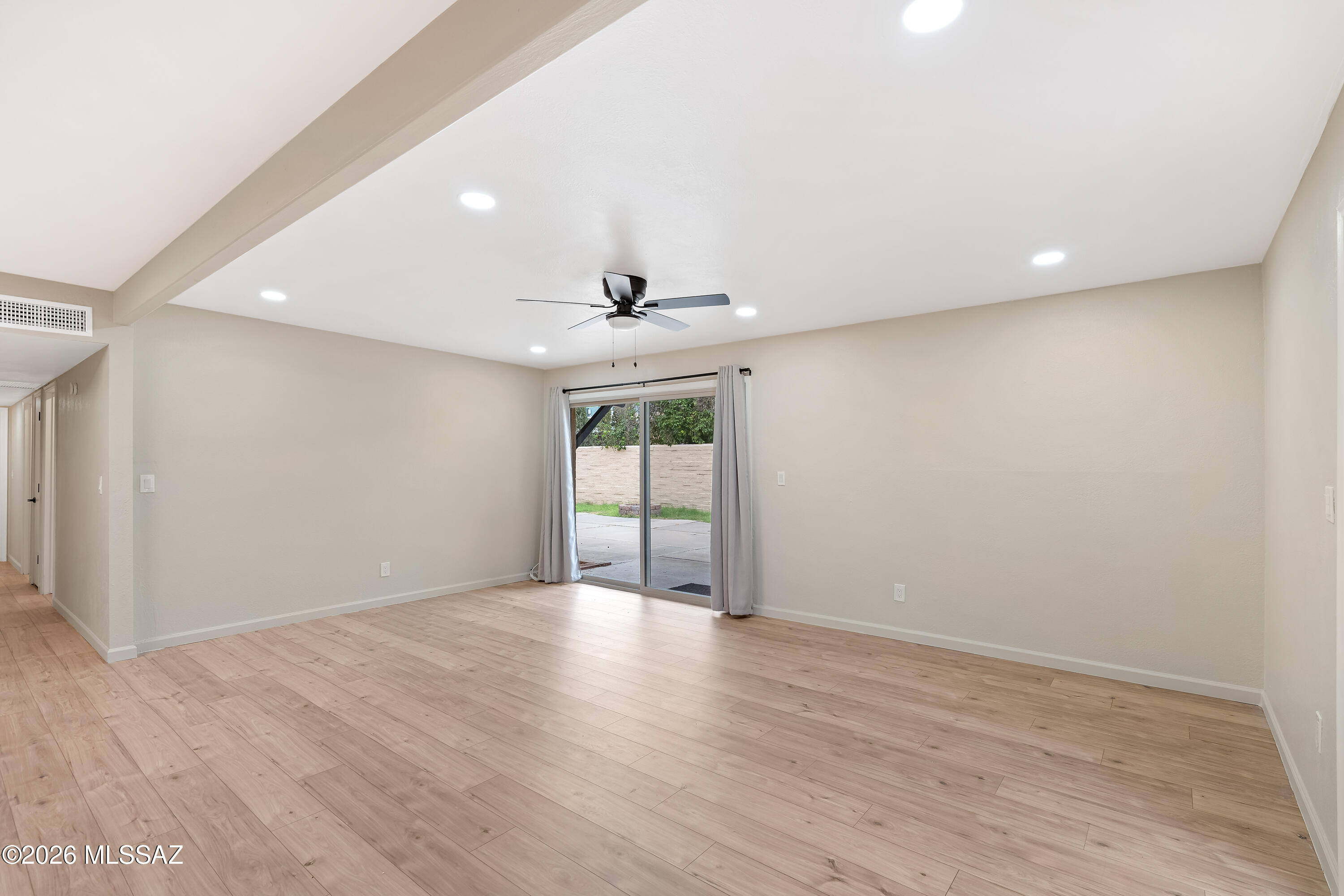 285 South Kolb Road, Unit 10 Tucson, AZ 85710 - Photo 7 of 31 2 Interiors-2
