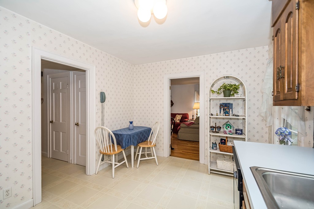 63 Scotland Road Reading, MA 01867 - Photo 12 of 30 Gallery Image 12