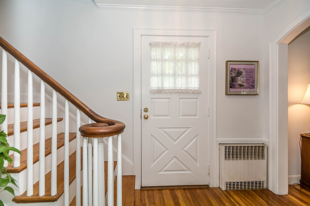 63 Scotland Road Reading, MA 01867 - Photo 2 of 30 Gallery Image 2