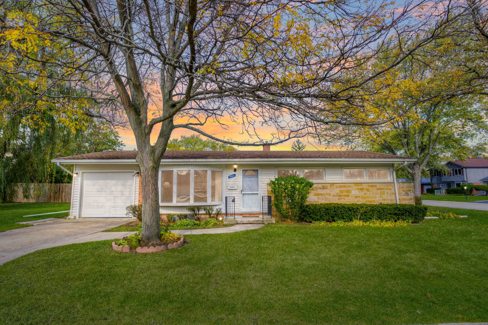 1046 Midway Road Northbrook, IL 60062 - Photo 24 of 24 a front view of house with yard and green space