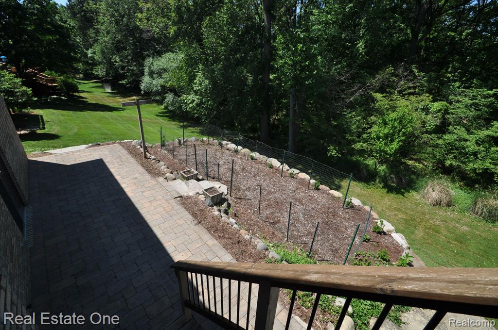 2185 Clinton View Circle Rochester Hills, MI 48309 - Photo 33 of 36