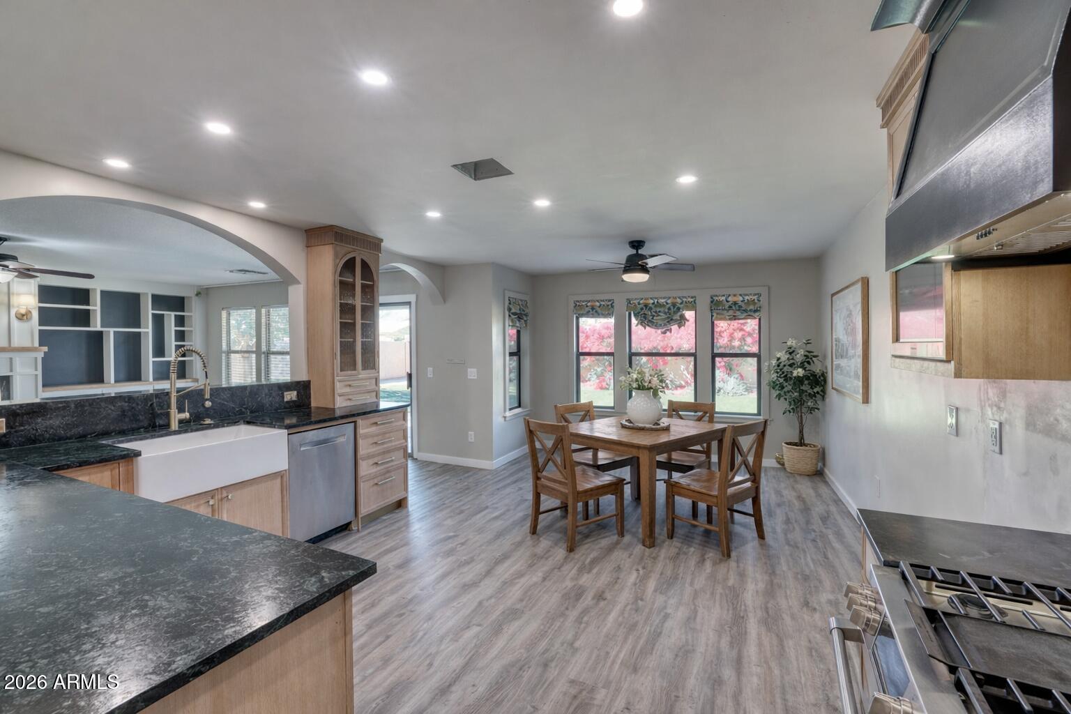 3940 South Moccasin Trail Gilbert, AZ 85297 - Photo 11 of 45 Kitchen