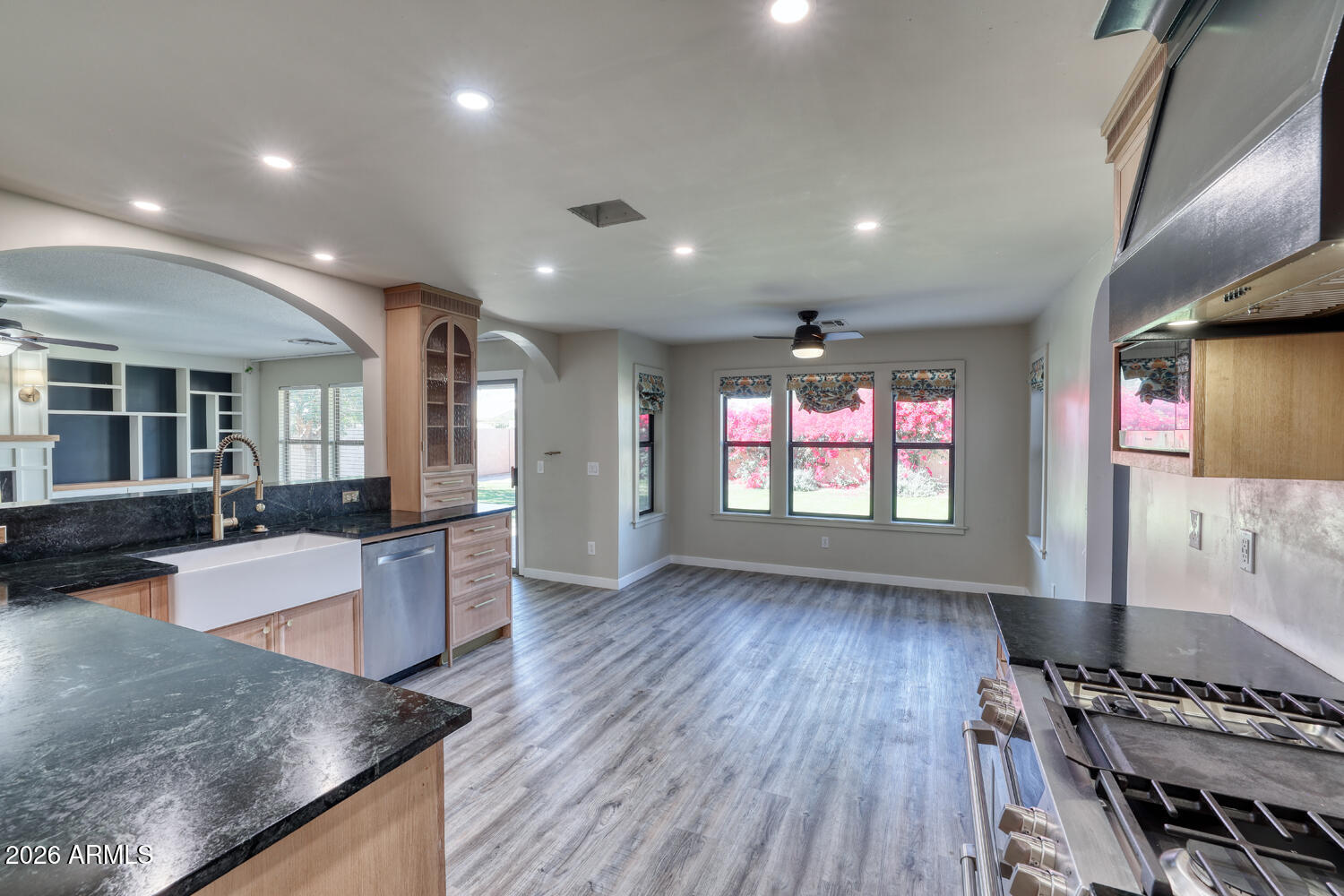 3940 South Moccasin Trail Gilbert, AZ 85297 - Photo 12 of 45 Kitchen