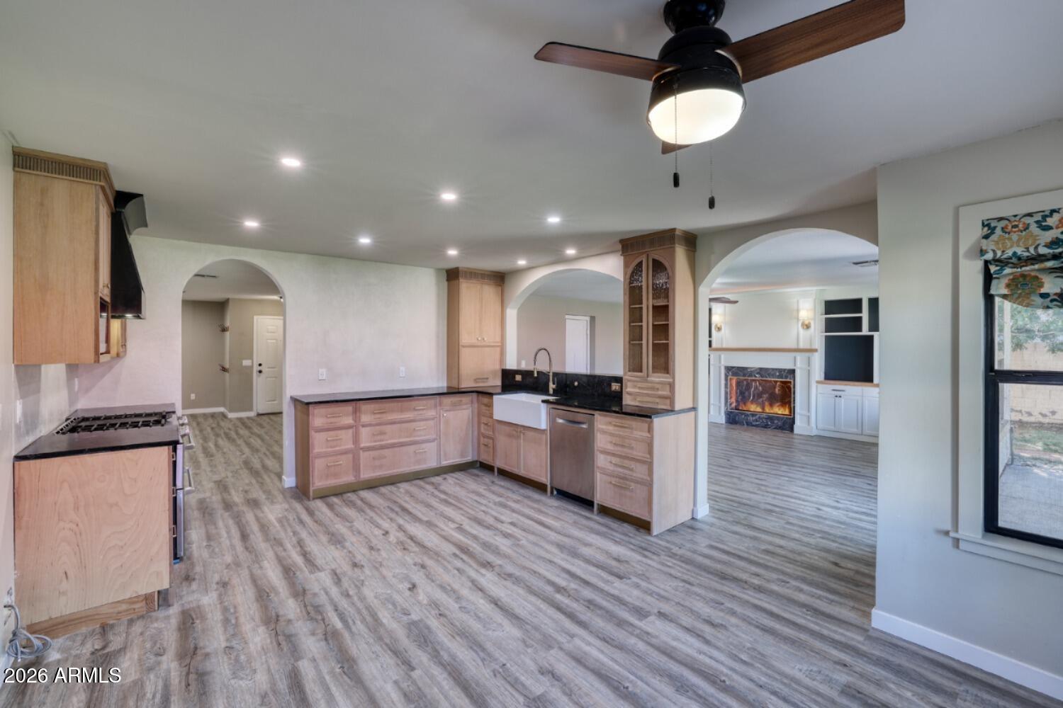 3940 South Moccasin Trail Gilbert, AZ 85297 - Photo 14 of 45 Kitchen
