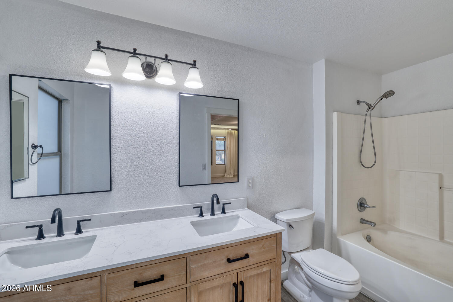3940 South Moccasin Trail Gilbert, AZ 85297 - Photo 32 of 45 Primary Bathroom