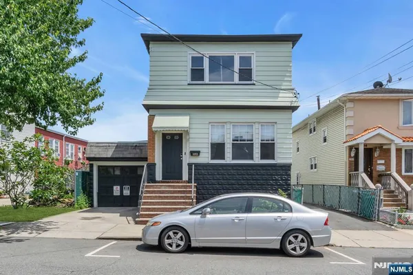 $3,400 | 206 Highland Avenue, Unit 1, Kearny, NJ 07032