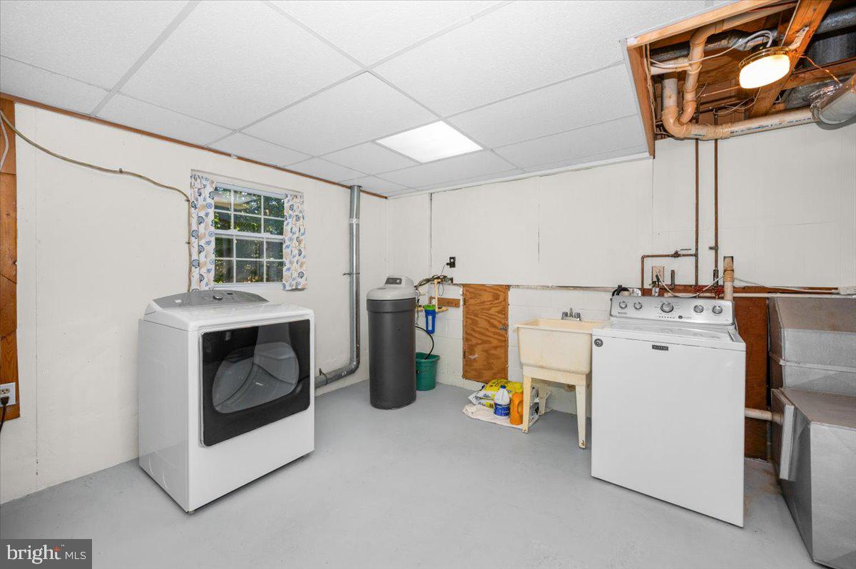 2614 Apple Way Dunkirk, MD 20754 - Photo 39 of 54 a utility room with dryer and washer
