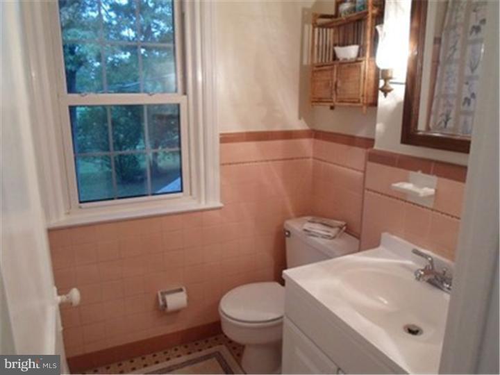 313 Burton Road Oreland, PA 19075 - Photo 22 of 25 Gallery Image 22