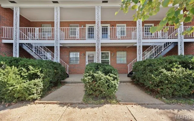$950 | 1218 Iron Street, St. Louis, MO 63111