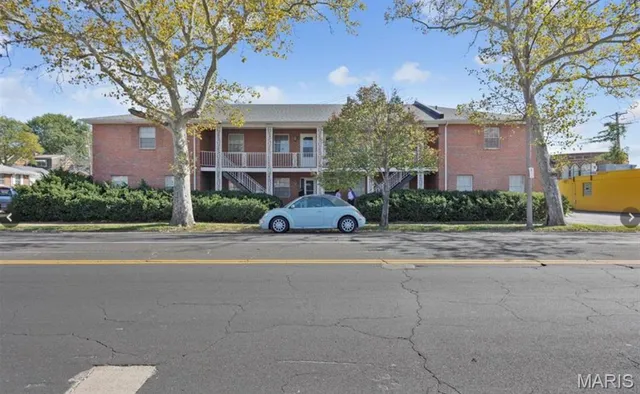 $950 | 1218 Iron Street, St. Louis, MO 63111