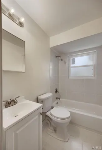 $950 | 1218 Iron Street, St. Louis, MO 63111