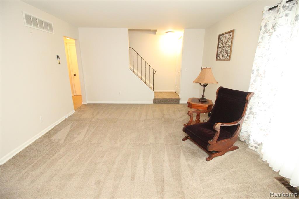 24644 Spring Lane Harrison Township, MI 48045 - Photo 10 of 28