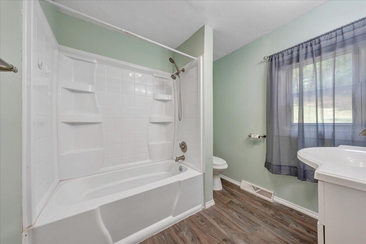 2840 Sha-Al Road Roanoke, VA 24014 - Photo 25 of 50 Full Bath