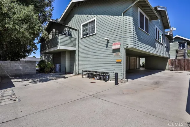 $1,950,000 | 306 East Foothill Boulevard, Glendora, CA 91741