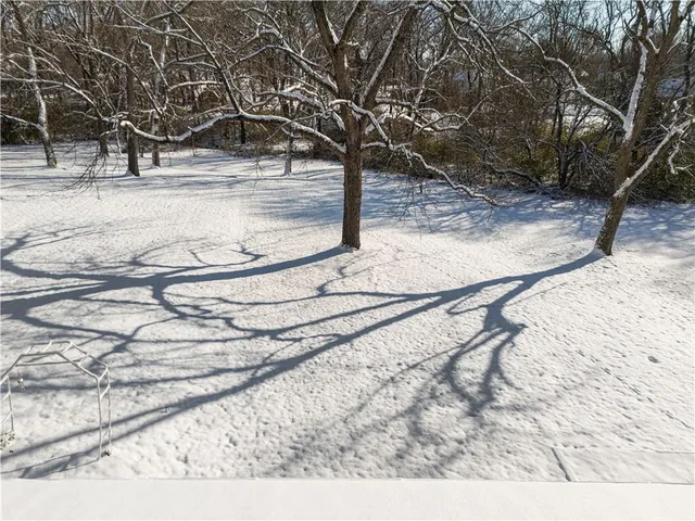 $310,000 | 7019 North Elm Street, Pleasant Valley, MO 64068