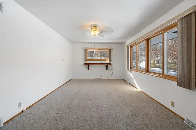 $310,000 | 7019 North Elm Street, Pleasant Valley, MO 64068