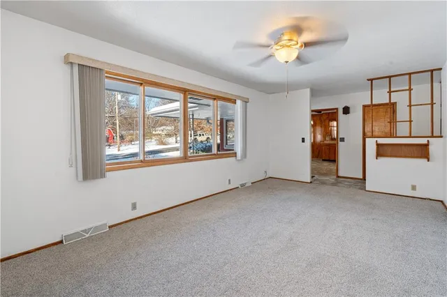 $310,000 | 7019 North Elm Street, Pleasant Valley, MO 64068