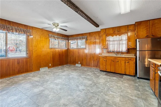 $310,000 | 7019 North Elm Street, Pleasant Valley, MO 64068