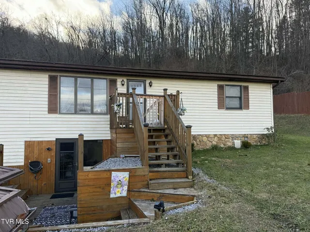 $179,900 | 200 11th Street Northeast, Norton, VA 24273