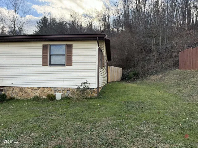 $179,900 | 200 11th Street Northeast, Norton, VA 24273