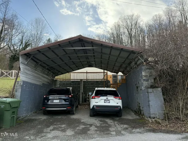 $179,900 | 200 11th Street Northeast, Norton, VA 24273