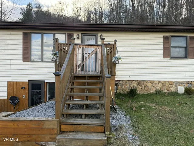 $179,900 | 200 11th Street Northeast, Norton, VA 24273