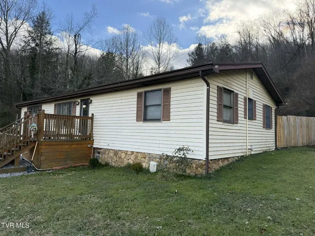 $179,900 | 200 11th Street Northeast, Norton, VA 24273