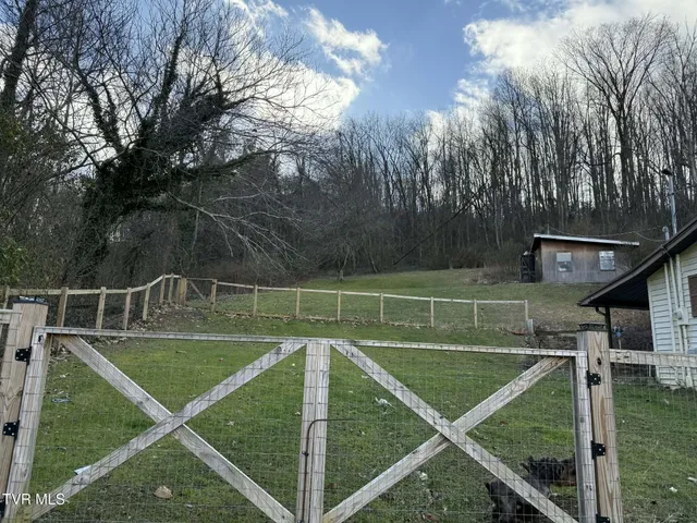 $179,900 | 200 11th Street Northeast, Norton, VA 24273