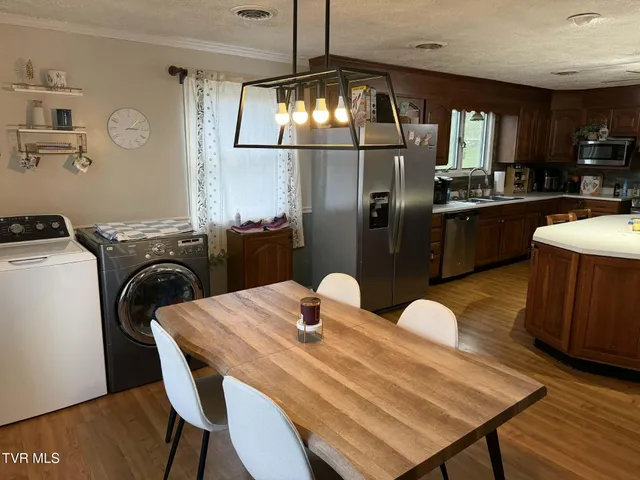 $179,900 | 200 11th Street Northeast, Norton, VA 24273