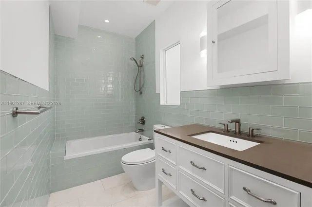 $1,988,000 | 20205 West Oak Haven Circle, Miami, FL 33179