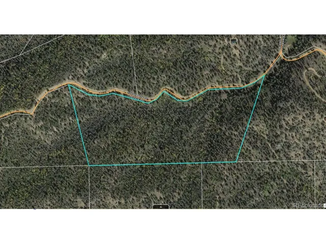 a black and white photo of a room