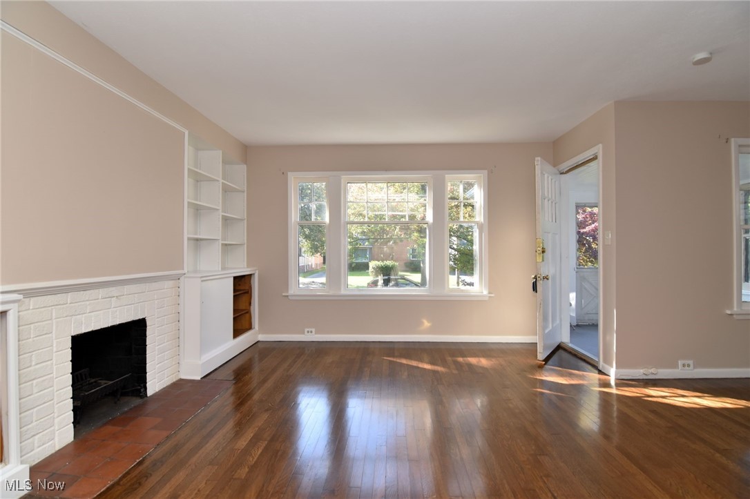 2559 Canterbury Road Cleveland, OH 44118 - Photo 2 of 30