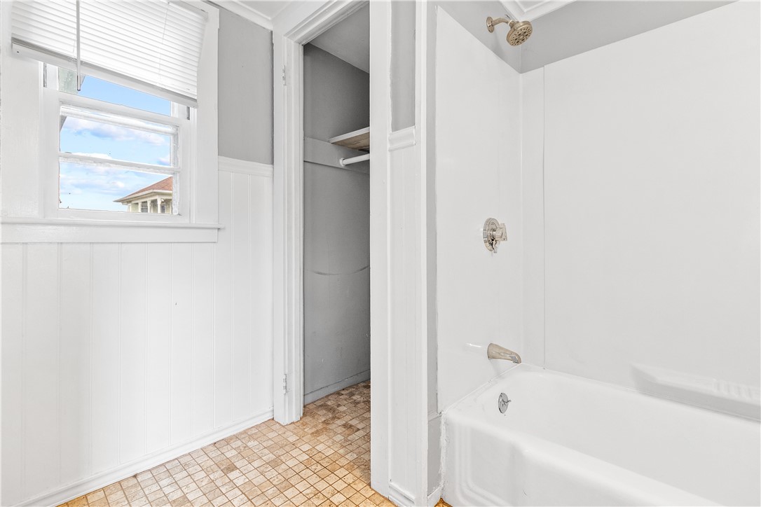 291 Maple Avenue, Unit 2 Barrington, RI 02806 - Photo 15 of 20