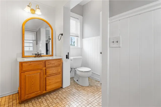 $1,800 | 291 Maple Avenue, Unit 2, Barrington, RI 02806