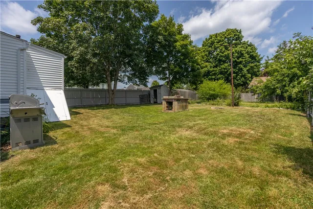 $1,800 | 291 Maple Avenue, Unit 2, Barrington, RI 02806