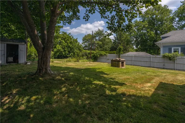 $1,800 | 291 Maple Avenue, Unit 2, Barrington, RI 02806