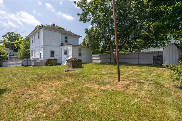 $1,800 | 291 Maple Avenue, Unit 2, Barrington, RI 02806