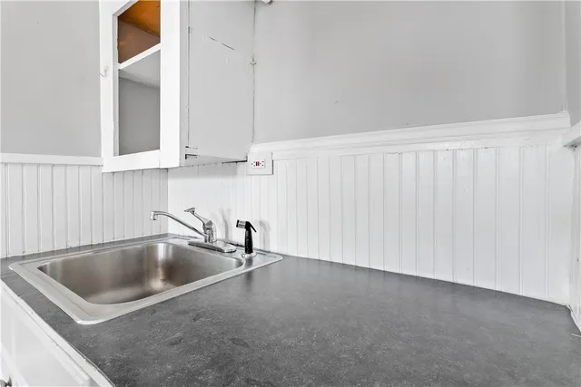 $1,800 | 291 Maple Avenue, Unit 2, Barrington, RI 02806