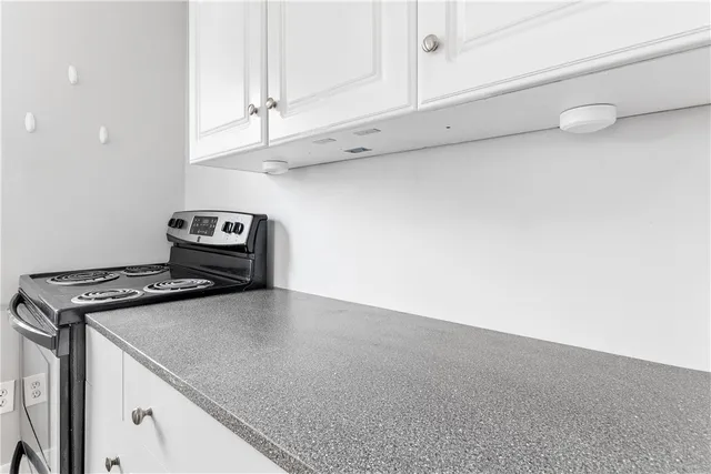 $1,800 | 291 Maple Avenue, Unit 2, Barrington, RI 02806