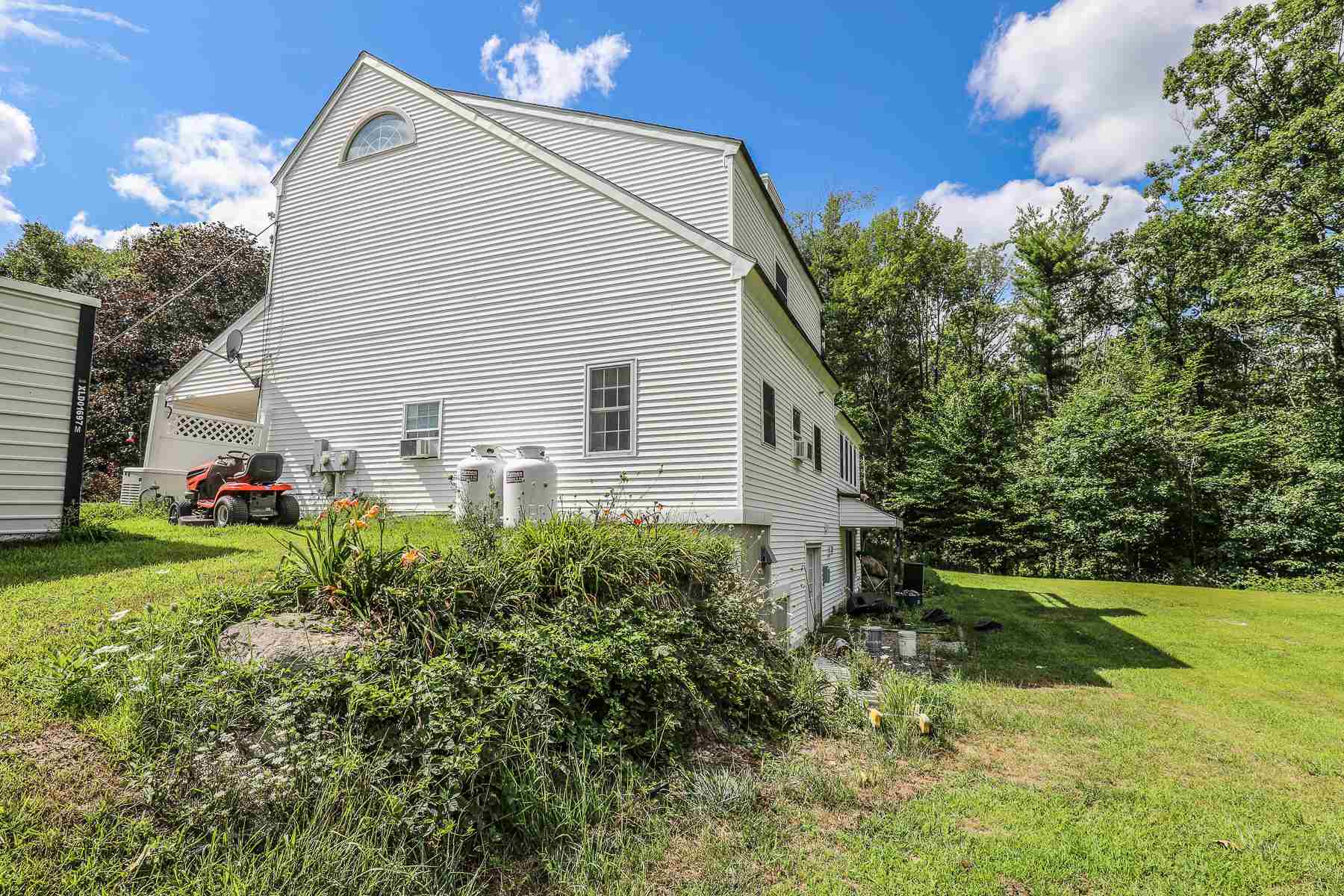 45 Lawrence Road Weare, NH 03281 - Photo 4 of 40